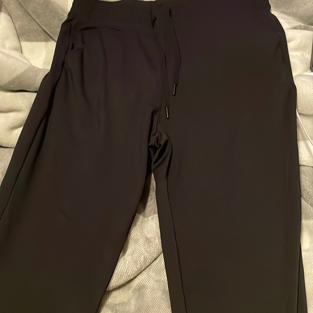Brand-32 heat size-medium color-black